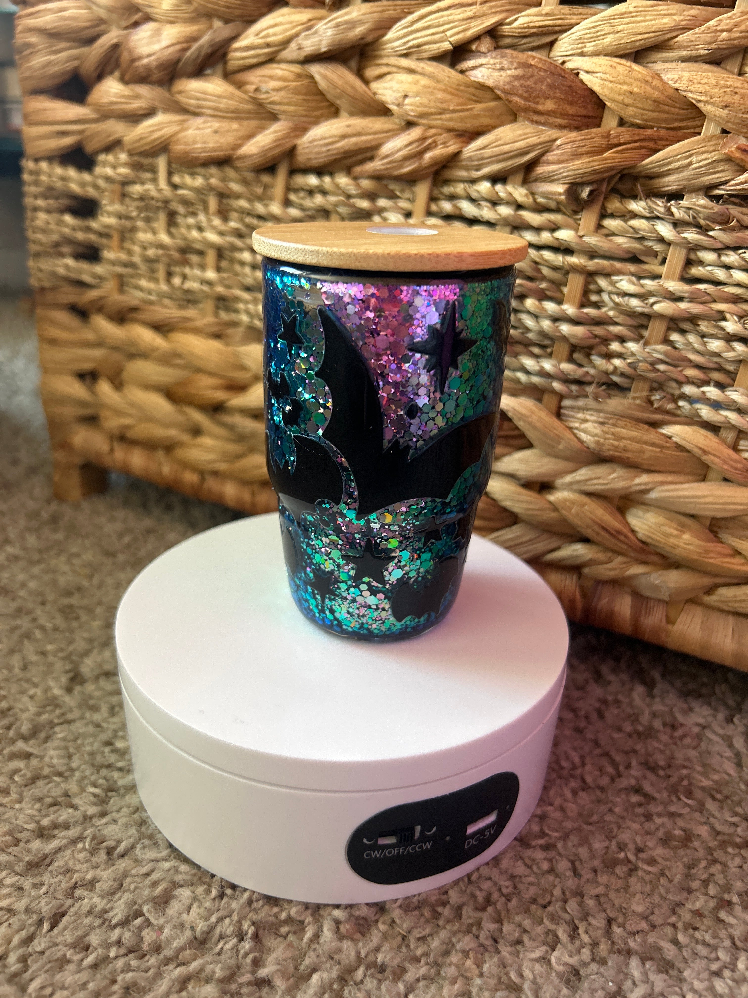 4 oz shot glass Northern lights glitter, Bats &’ Stars